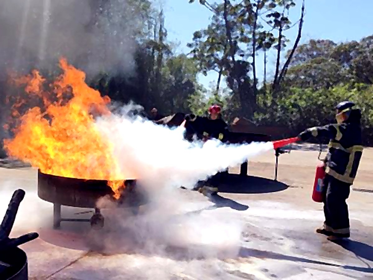 Treinamento de brigada de incêndio da R.A. Treinamentos